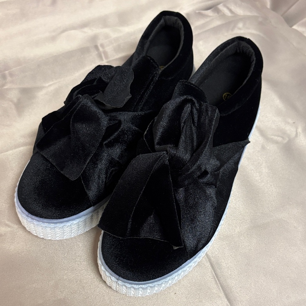 Black Fuzzy Suede Women's Shoes